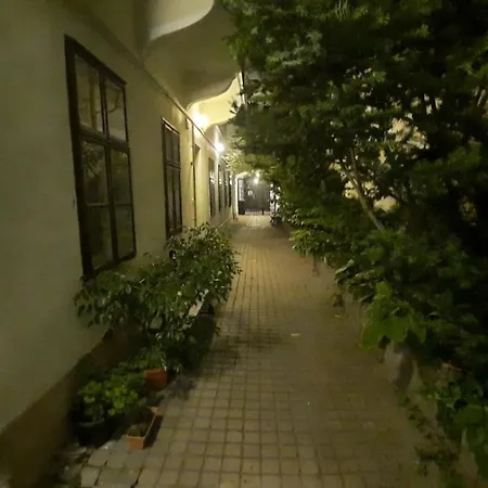 Happy In The Heart Of With 2 Apartament