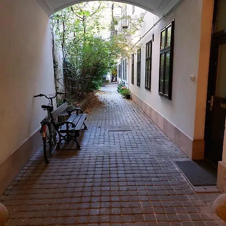 Happy In The Heart Of With 2 Apartament